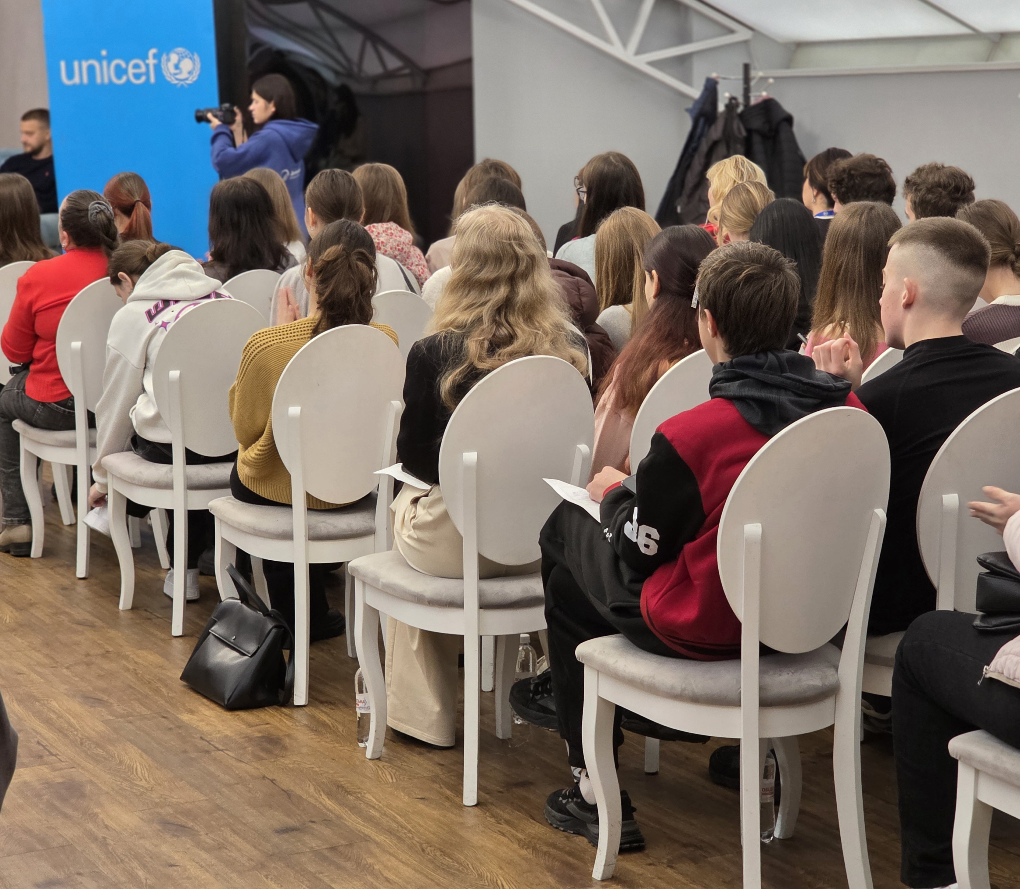 Під час молодіжного заходу податківці області розповіли учасникам про професійні можливості податкової служби, трансформації та переваги . Фото № 9/8