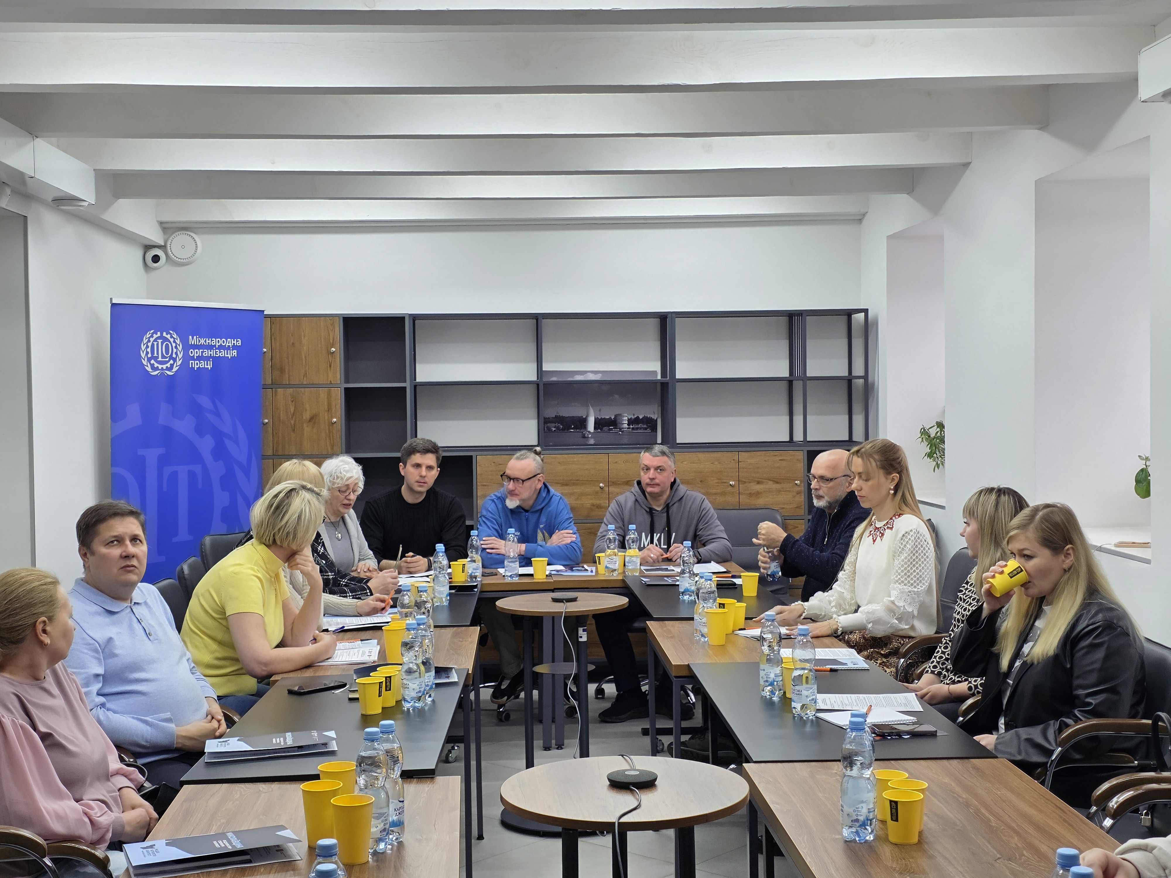 Податківці Миколаївщини та обласна влада обговорили з бізнесом особливості оподаткування ФОП у 2026 році та можливості фінансової підтримки. Фото № 9/8